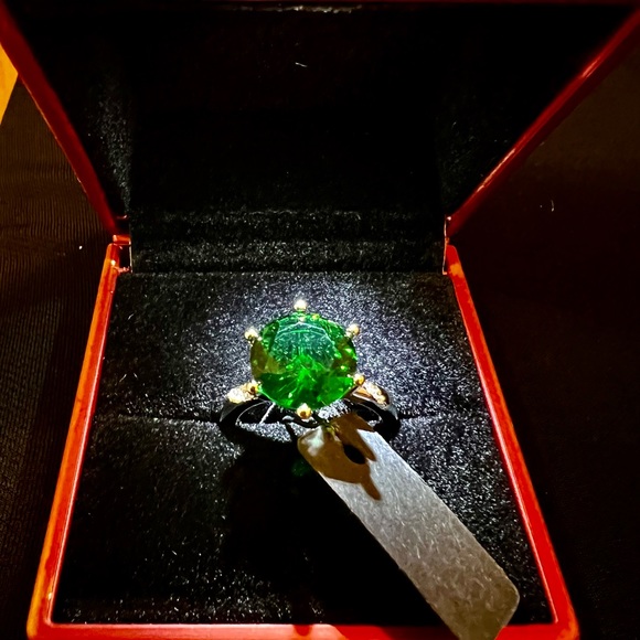 New 18k Plate 5CT Moissinate Green Emerald sterling silver ring - Picture 3 of 8